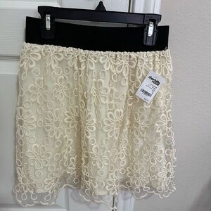 Lace skater skirt (NEW- TAGS ON)